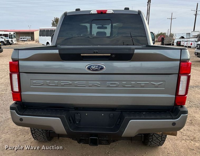 image for item JT9243 2022 Ford F250 Super Duty Lariat  Crew Cab pickup truck