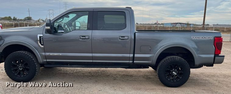 image for item JT9243 2022 Ford F250 Super Duty Lariat  Crew Cab pickup truck