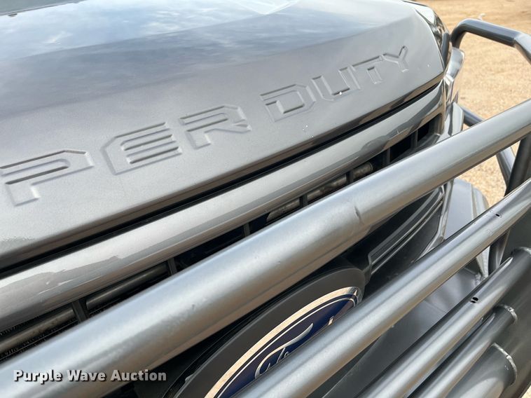 image for item JT9243 2022 Ford F250 Super Duty Lariat  Crew Cab pickup truck