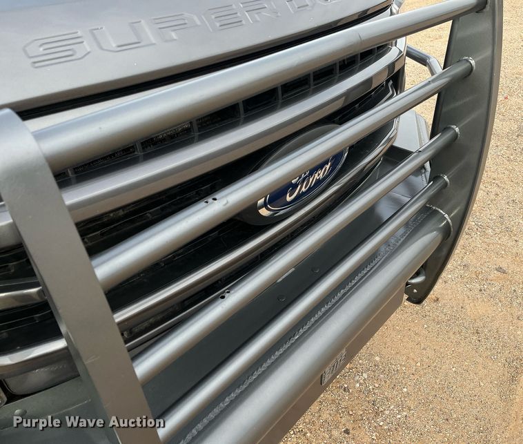 image for item JT9243 2022 Ford F250 Super Duty Lariat  Crew Cab pickup truck