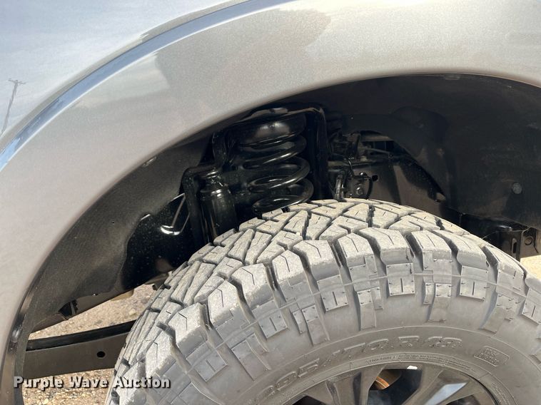 image for item JT9243 2022 Ford F250 Super Duty Lariat  Crew Cab pickup truck