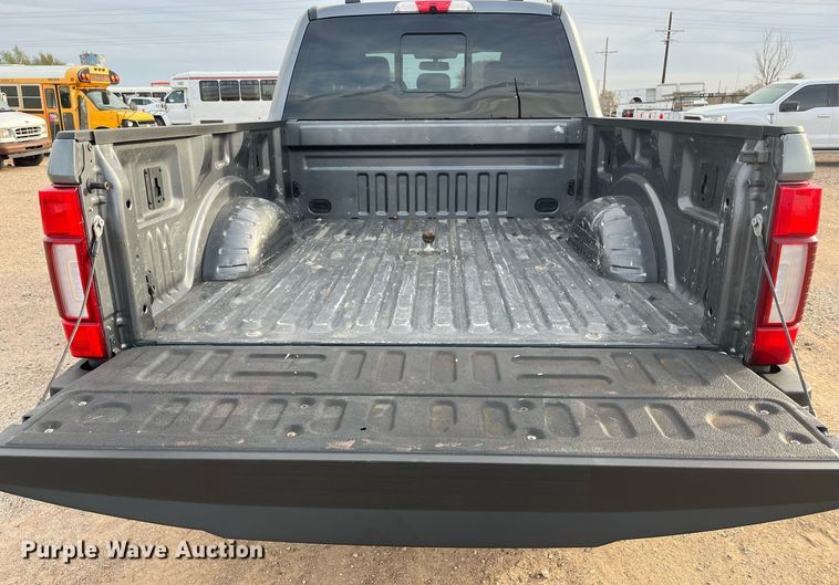 image for item JT9243 2022 Ford F250 Super Duty Lariat  Crew Cab pickup truck