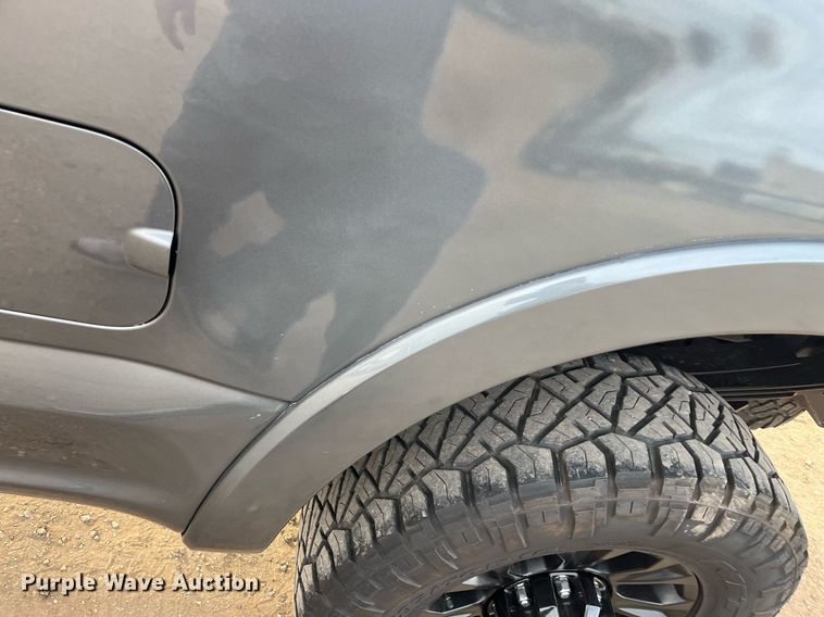 image for item JT9243 2022 Ford F250 Super Duty Lariat  Crew Cab pickup truck