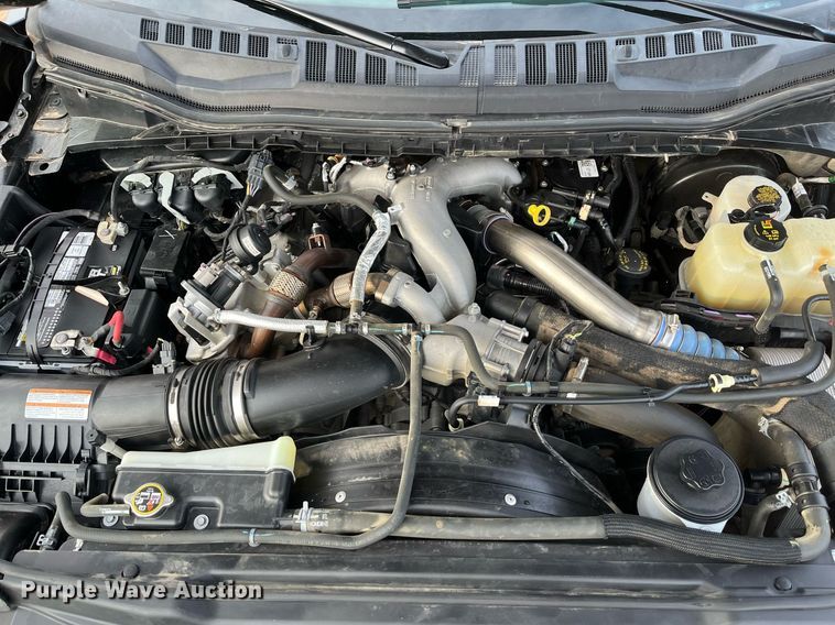 image for item JT9243 2022 Ford F250 Super Duty Lariat  Crew Cab pickup truck