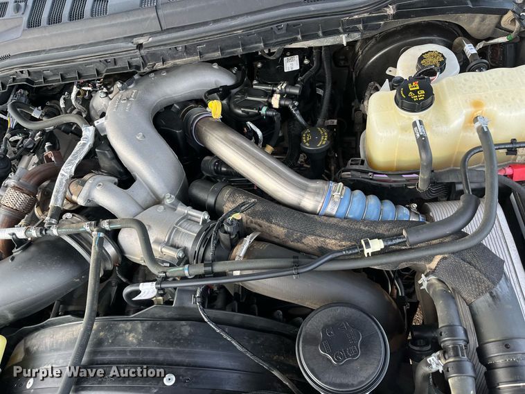 image for item JT9243 2022 Ford F250 Super Duty Lariat  Crew Cab pickup truck