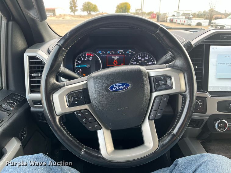 image for item JT9243 2022 Ford F250 Super Duty Lariat  Crew Cab pickup truck