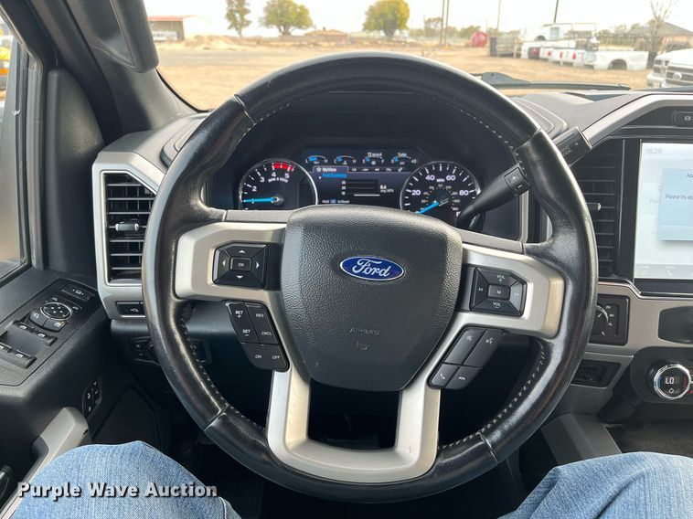 image for item JT9243 2022 Ford F250 Super Duty Lariat  Crew Cab pickup truck