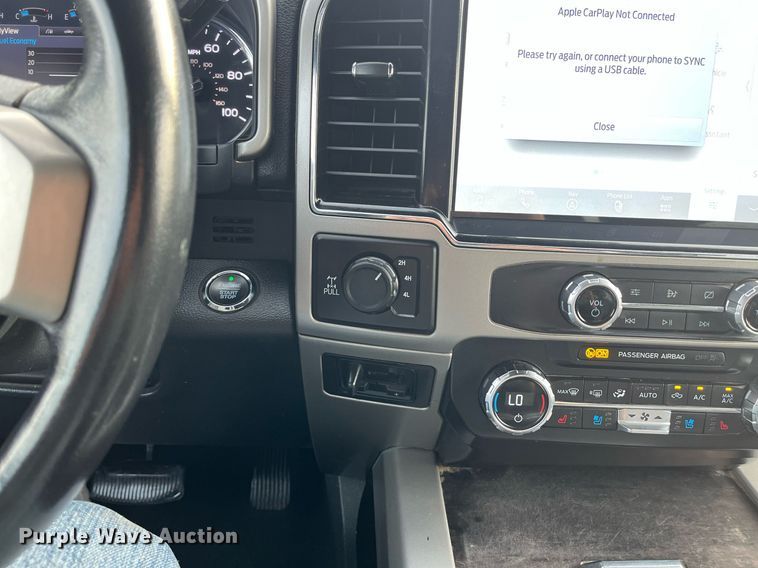 image for item JT9243 2022 Ford F250 Super Duty Lariat  Crew Cab pickup truck