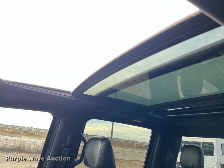 image for item JT9243 2022 Ford F250 Super Duty Lariat  Crew Cab pickup truck