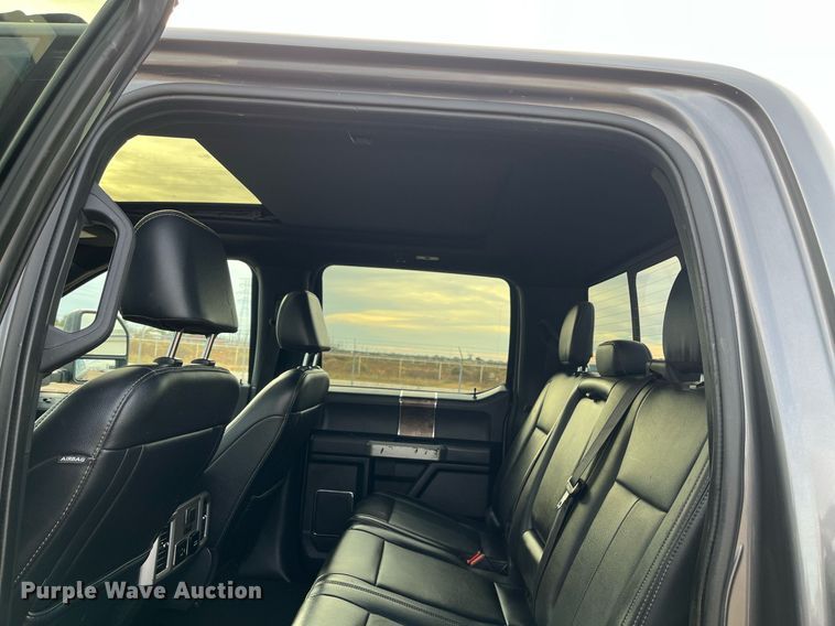 image for item JT9243 2022 Ford F250 Super Duty Lariat  Crew Cab pickup truck