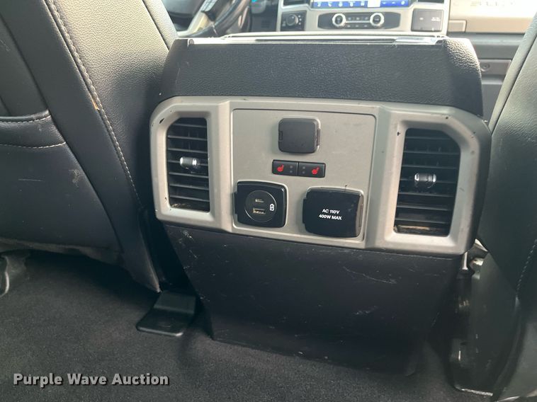 image for item JT9243 2022 Ford F250 Super Duty Lariat  Crew Cab pickup truck