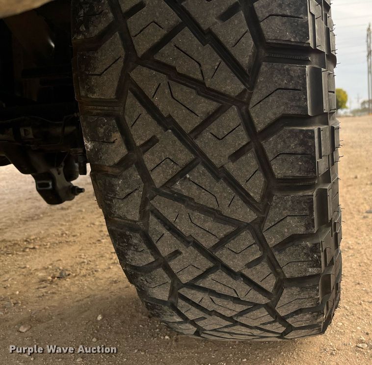 image for item JT9243 2022 Ford F250 Super Duty Lariat  Crew Cab pickup truck