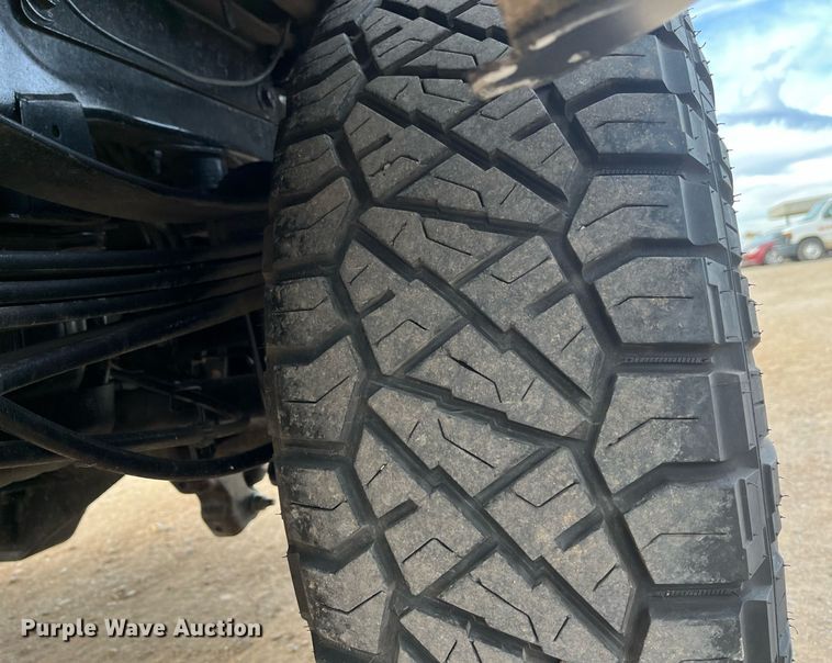 image for item JT9243 2022 Ford F250 Super Duty Lariat  Crew Cab pickup truck