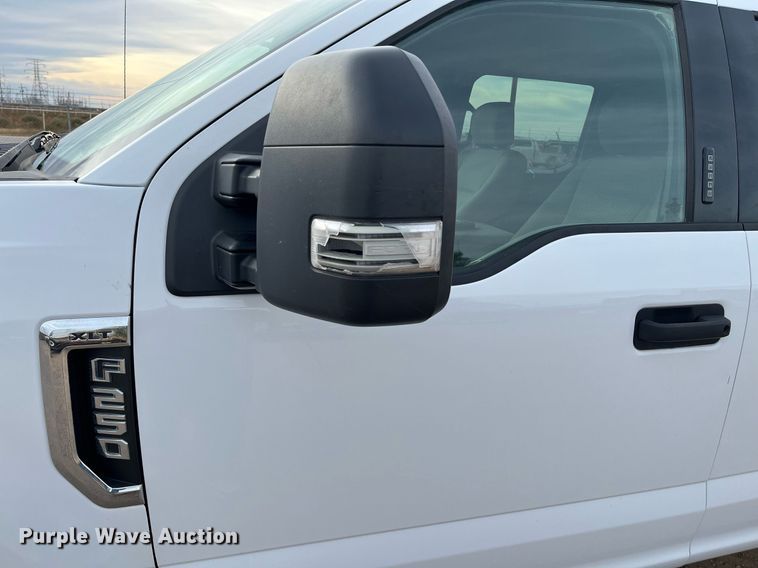 image for item JT9244 2019 Ford F250 Super Duty  Crew Cab pickup truck