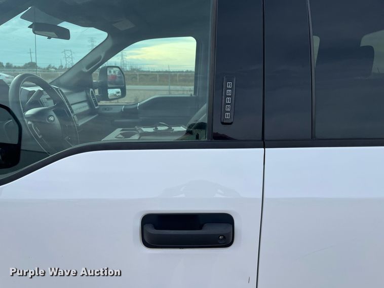 image for item JT9244 2019 Ford F250 Super Duty  Crew Cab pickup truck