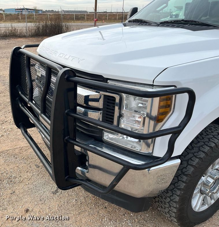 image for item JT9244 2019 Ford F250 Super Duty  Crew Cab pickup truck