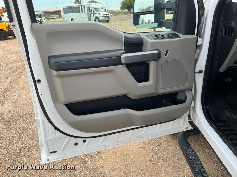 image for item JT9244 2019 Ford F250 Super Duty  Crew Cab pickup truck