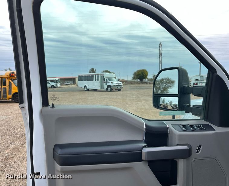 image for item JT9244 2019 Ford F250 Super Duty  Crew Cab pickup truck