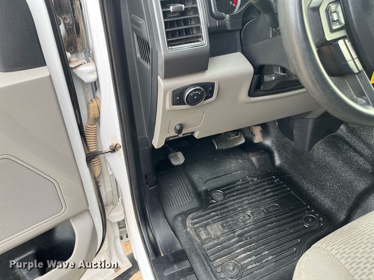 image for item JT9244 2019 Ford F250 Super Duty  Crew Cab pickup truck