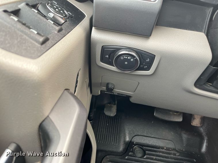 image for item JT9244 2019 Ford F250 Super Duty  Crew Cab pickup truck