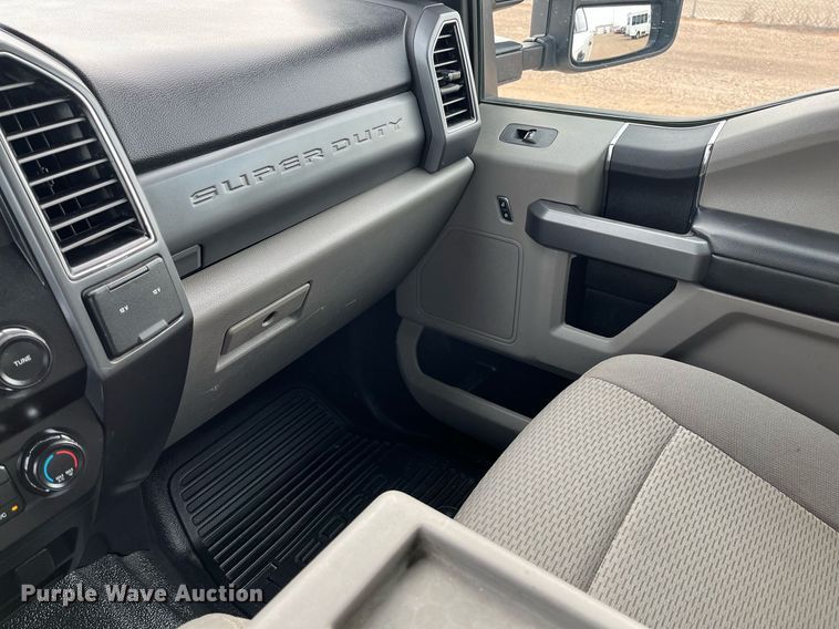 image for item JT9244 2019 Ford F250 Super Duty  Crew Cab pickup truck