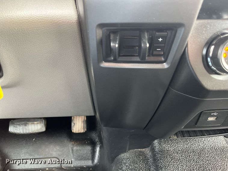 image for item JT9244 2019 Ford F250 Super Duty  Crew Cab pickup truck