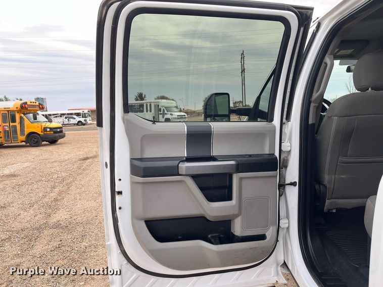 image for item JT9244 2019 Ford F250 Super Duty  Crew Cab pickup truck