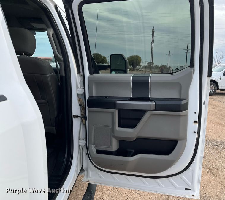 image for item JT9244 2019 Ford F250 Super Duty  Crew Cab pickup truck