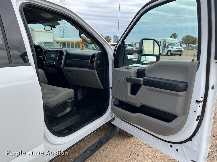 image for item JT9244 2019 Ford F250 Super Duty  Crew Cab pickup truck