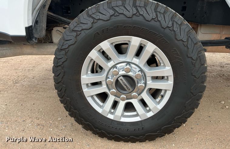 image for item JT9244 2019 Ford F250 Super Duty  Crew Cab pickup truck