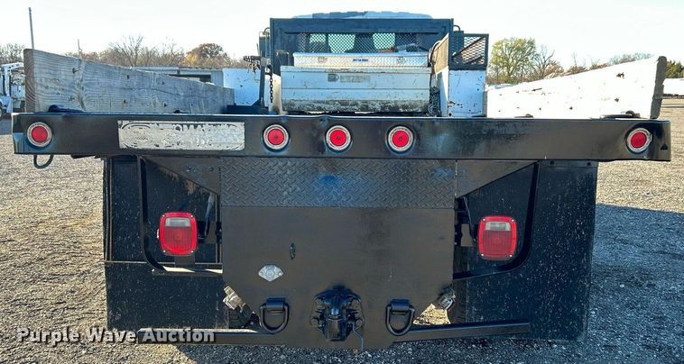 image for item JW9215 2005 International 4400  flatbed truck