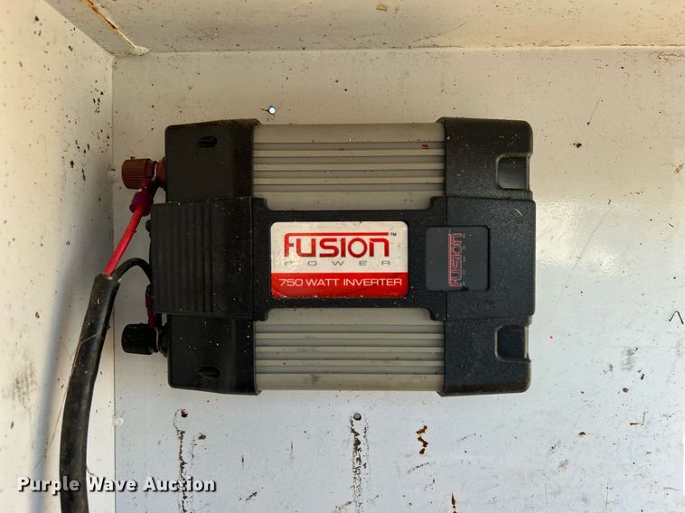 image for item JW9215 2005 International 4400  flatbed truck