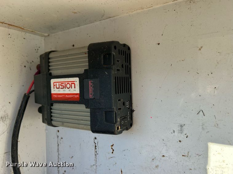 image for item JW9215 2005 International 4400  flatbed truck