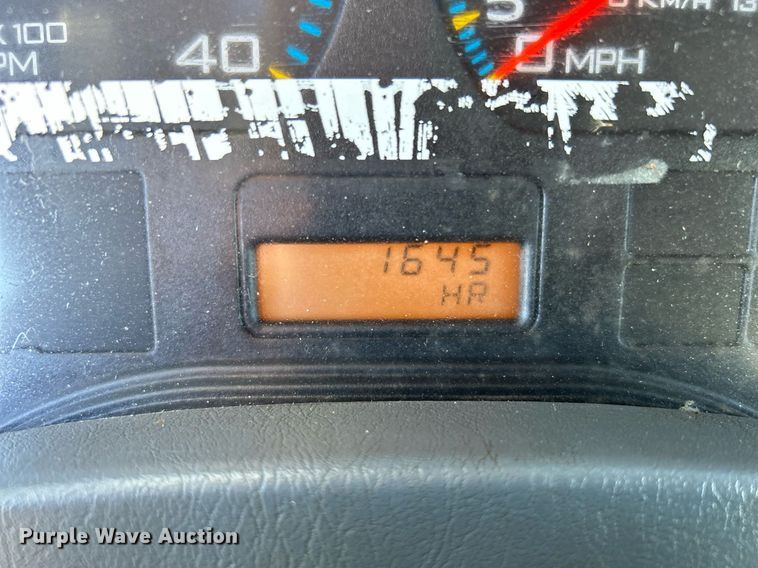 image for item JW9215 2005 International 4400  flatbed truck