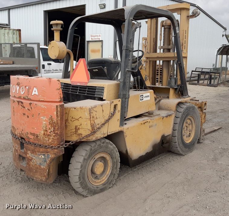 image for item KD9148 Caterpillar V80D  forklift