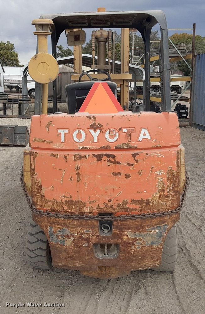 image for item KD9148 Caterpillar V80D  forklift