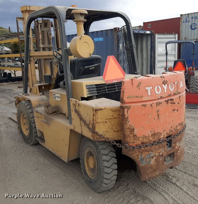 image for item KD9148 Caterpillar V80D  forklift