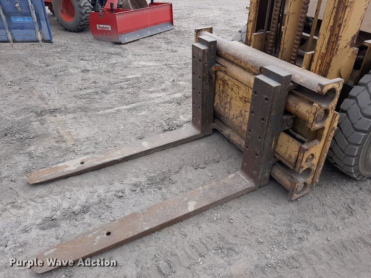 image for item KD9148 Caterpillar V80D  forklift