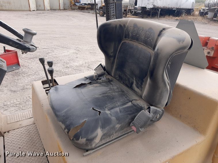 image for item KD9148 Caterpillar V80D  forklift