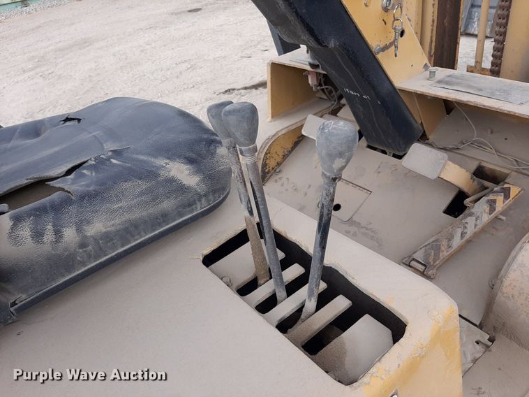 image for item KD9148 Caterpillar V80D  forklift