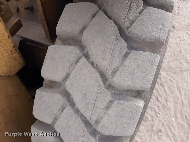 image for item KD9148 Caterpillar V80D  forklift