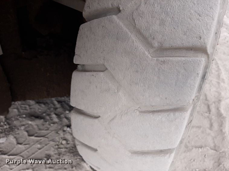 image for item KD9148 Caterpillar V80D  forklift