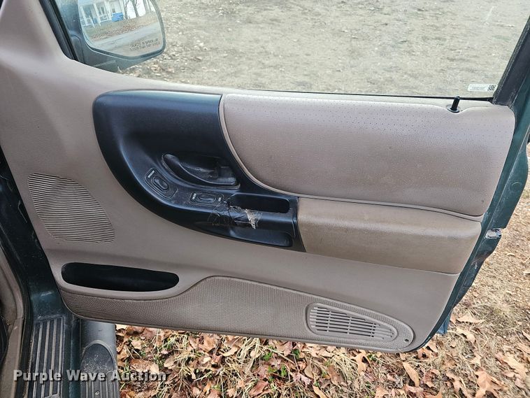 image for item KG9548 2000 Ford Ranger XLT  SuperCab pickup truck