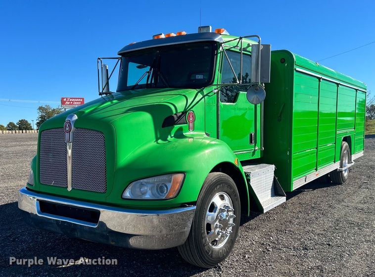 image for item KH9537 2011 Kenworth T370  delivery truck