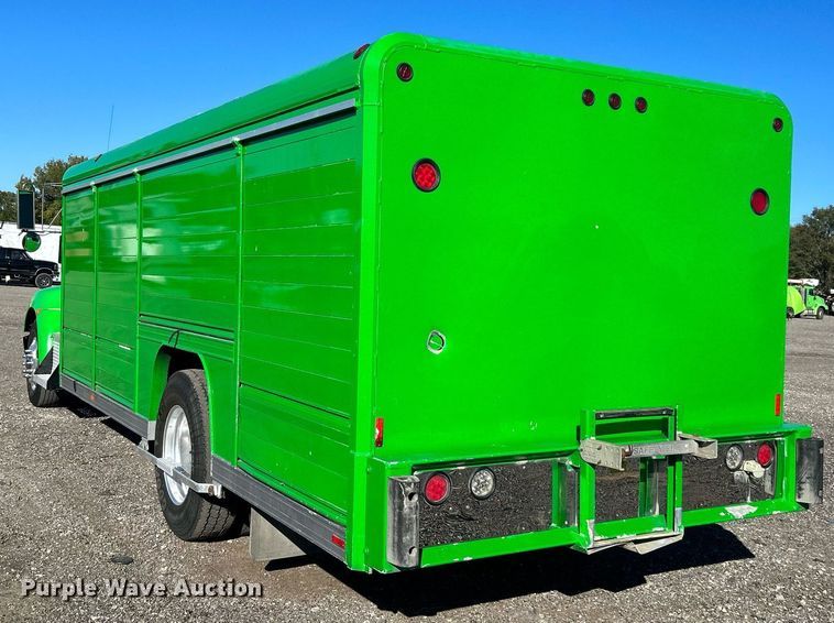 image for item KH9537 2011 Kenworth T370  delivery truck