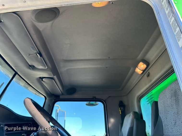 image for item KH9537 2011 Kenworth T370  delivery truck