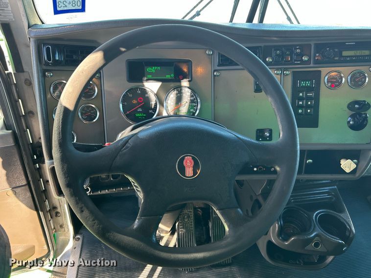 image for item KH9537 2011 Kenworth T370  delivery truck