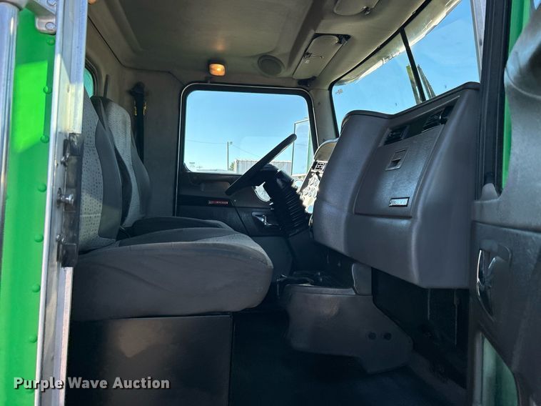 image for item KH9537 2011 Kenworth T370  delivery truck