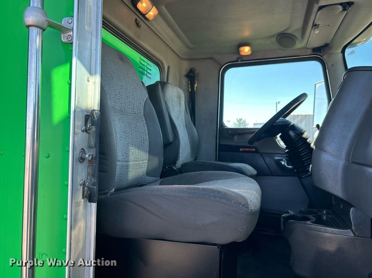 image for item KH9537 2011 Kenworth T370  delivery truck