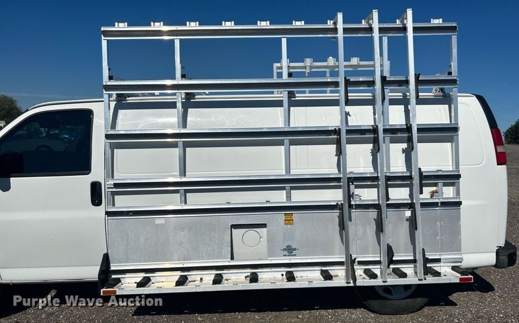 image for item KH9547 2009 GMC Savana G3500  utility van